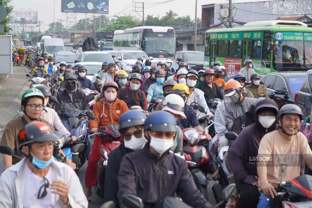 Southern weather with intermittent sunshine. Photo: Nguyen Chan
