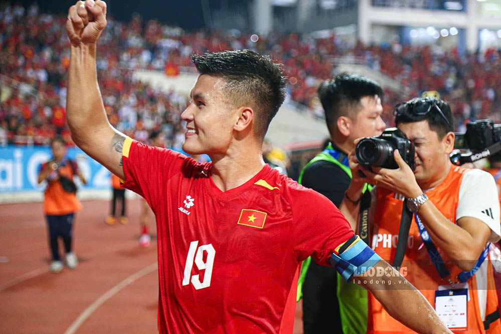 Quang Hai sets a special milestone. Photo: Thanh Vu