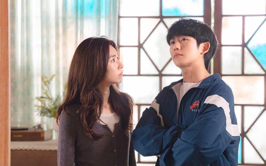 Ha Young và Jung Hae In trong phim mới
