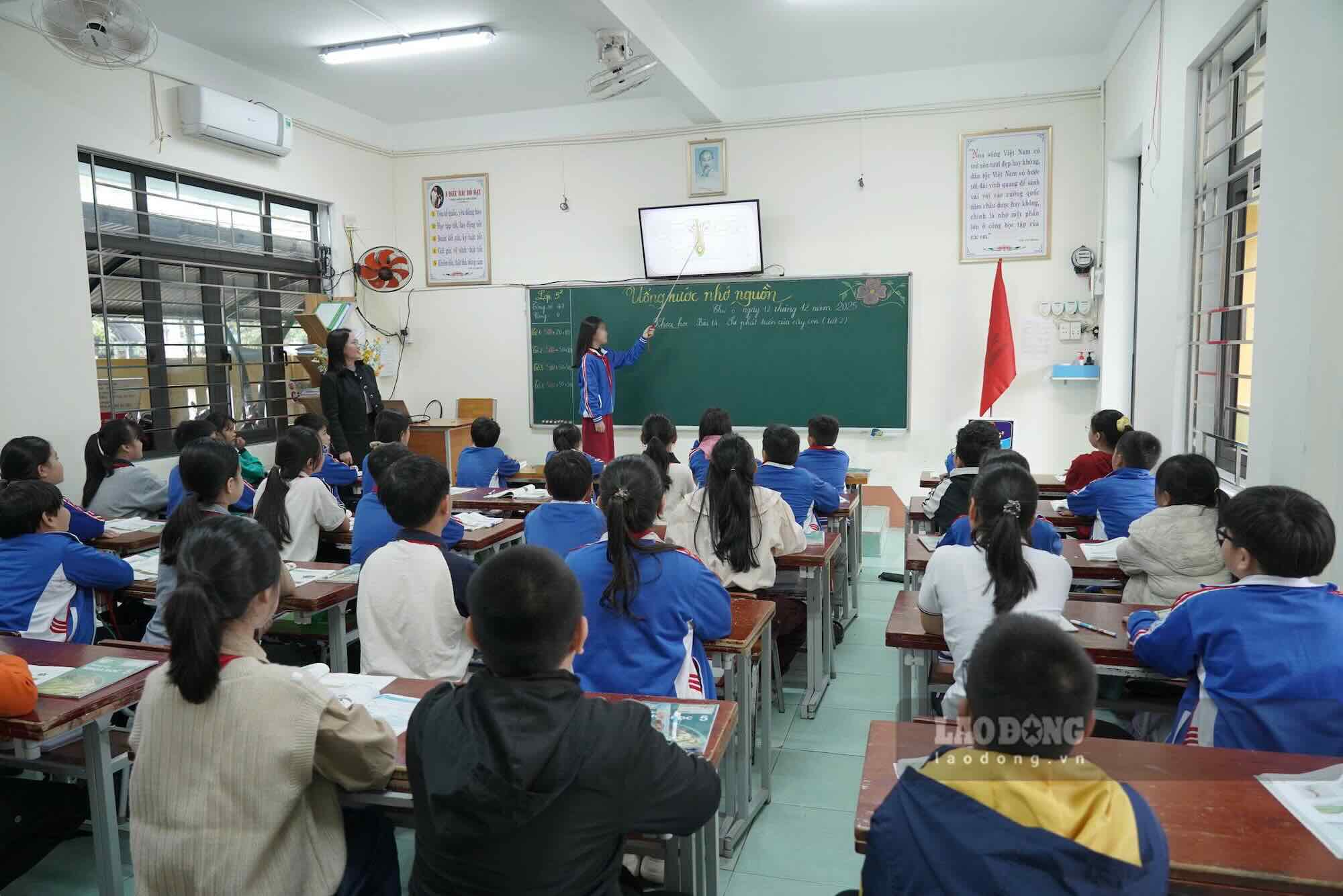 Quang Tri Education sector focuses on improving teaching quality. Photo: Tan Huong