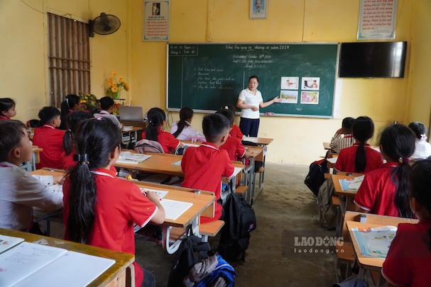Teachers working in communes in area III are subject to Decree 76/2019/ND-CP, but the level of allowance must be based on specific regulations. Photo: Tuong Van