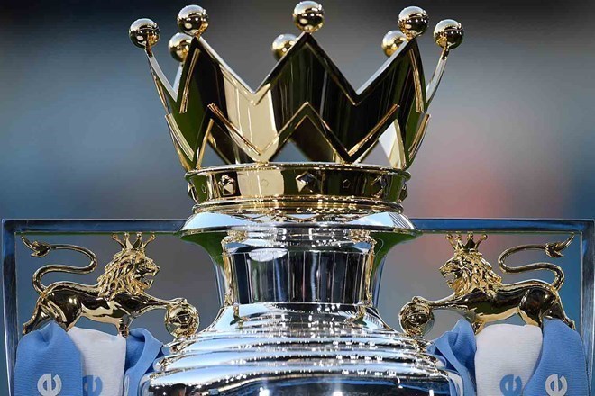Le trophée original de la Premier League arrivera au Vietnam le 30 août prochain. Photo: AFP