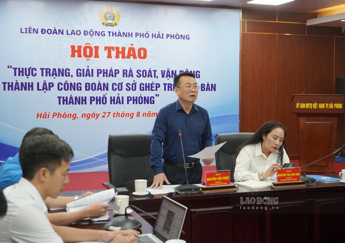 Ông Nguyễn Văn Phiệt - Phó Chủ tịch LĐLĐ TP Hải Phòng phát biểu đề dẫn hội thảo. Ảnh: Mai Dung