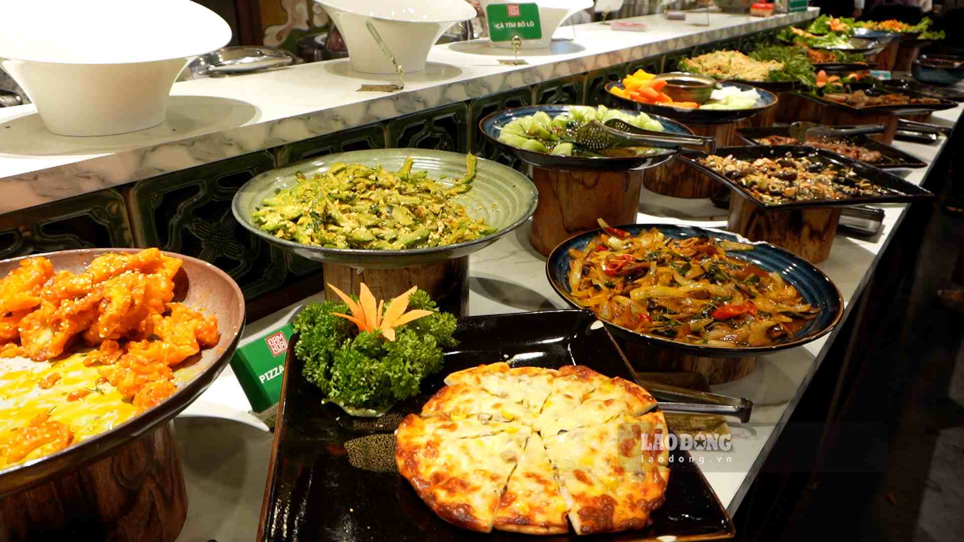 Ăn chay ngày Rằm thành thói quen của nhiều người. Ảnh: Huyền Anh