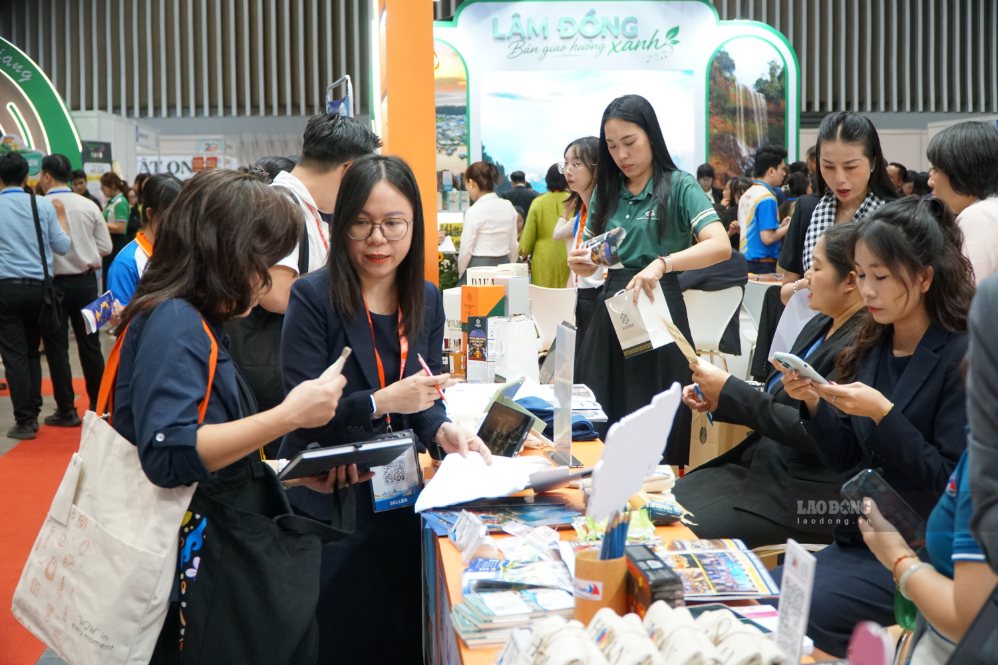 Với hơn 21.000 cuộc hẹn giao thương B2B được sắp xếp, ITE HCMC 2026 tạo điều kiện để doanh nghiệp giới thiệu sản phẩm, tìm kiếm đối tác, mở rộng thị trường. Ảnh: Thanh Chân