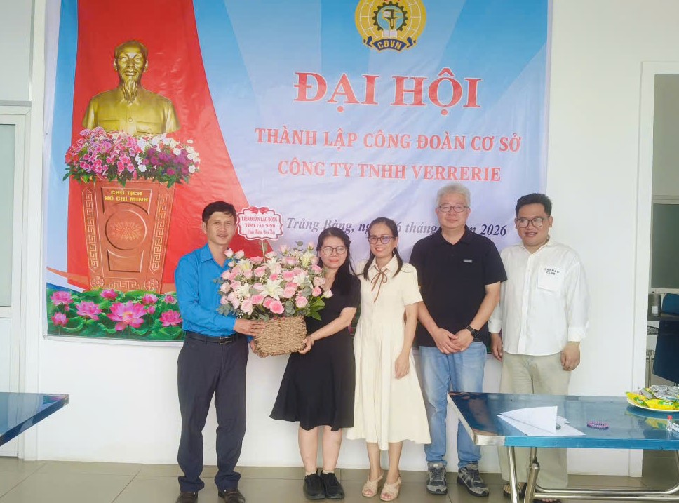 Verrerie Co., Ltd. established a grassroots trade union with 21 union members. Photo: Tay Ninh Trade Union