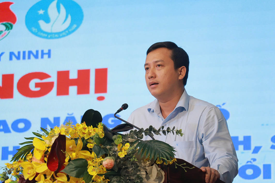 Bí thư tỉnh đoàn Tây Ninh - Trần Hải Phú phát động cao điểm Chuyển đổi số trong cán bộ đoàn viên, thanh niên, học sinh. Ảnh: Tỉnh đoàn Tây Ninh