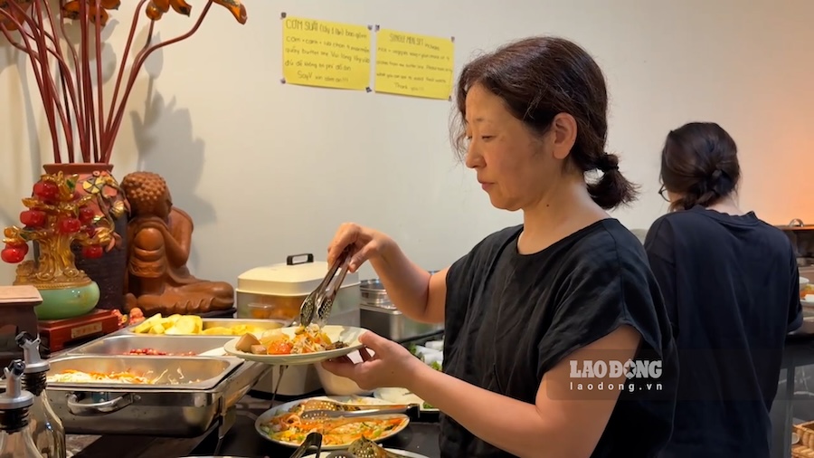 Hanoi vegetarian restaurants are crowded on Vu Lan day, visitor numbers increase sharply