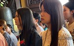 Nước mắt rơi trên nhành hoa cài áo mùa Vu Lan ở TPHCM