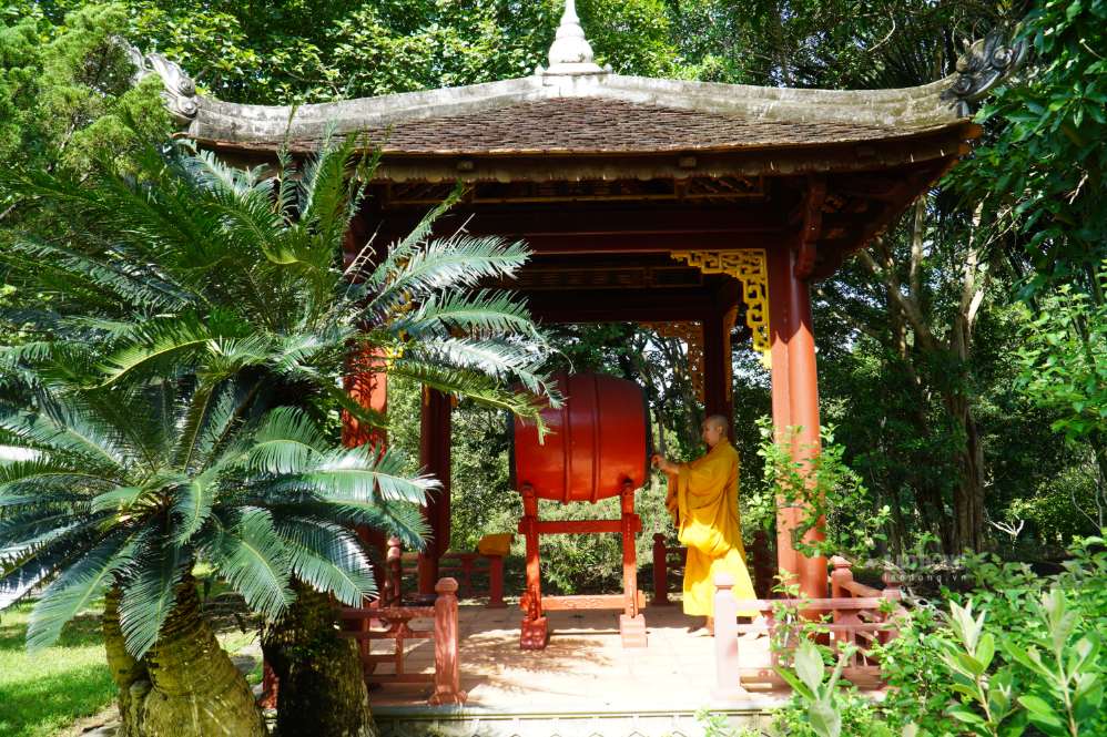 Không gian tại chùa Tăng Hội. Ảnh: HAC
