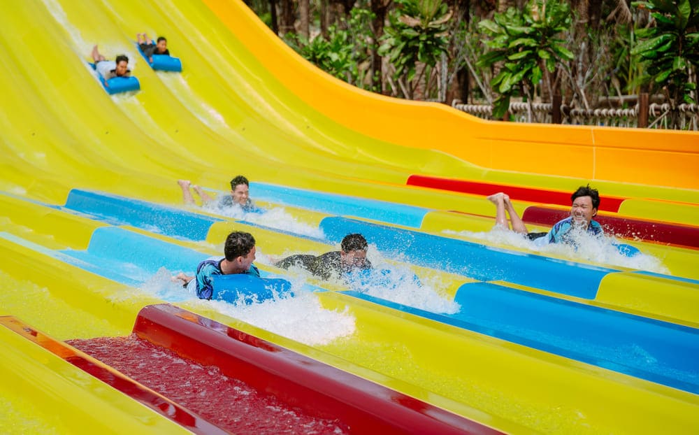 Sun World Vung Tau - công viên nước bên biển quy mô 15 ha sở hữu 20 trò chơi nước và hơn 100 làn trượt. Ảnh: Thanh Sơn