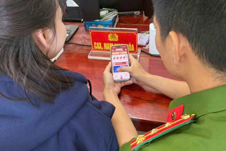 Công an xã Nam Ninh Hòa chung tay xây dựng nông thôn mới