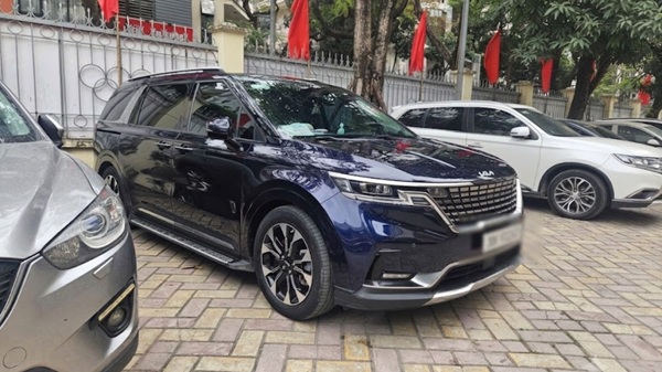 Self-drive car rental services are increasingly popular with the participation of many digital platforms. Photo: Minh Hanh