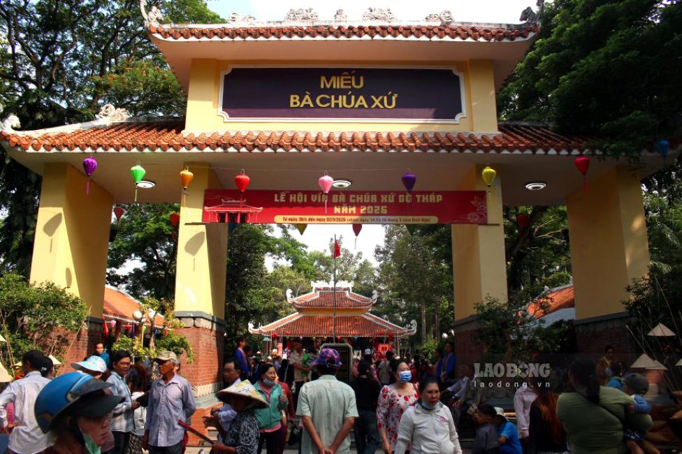 Lễ hội Vía Bà Chúa Xứ Gò Tháp, một trong những điểm thu hút khách du lịch lớn của tỉnh Đồng Tháp. Ảnh: Thanh Mai