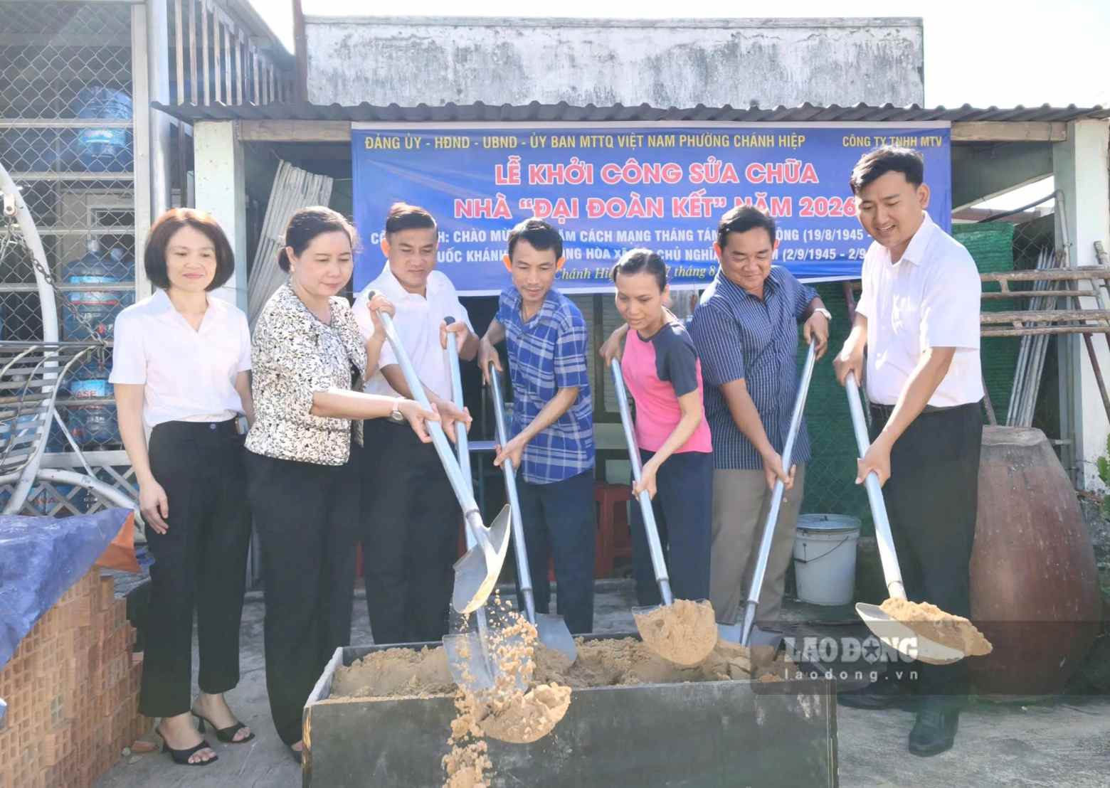Phường Chánh Hiệp khởi công xây dựng 5 căn nhà Đại đoàn kết. Ảnh: Đình Trọng