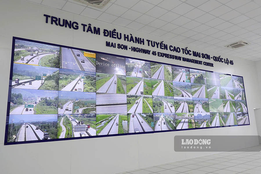 Thượng tá Nguyễn Mạnh Thắng cho biết, thông qua hệ thống camera AI và camera siêu nét, lực lượng CSGT cùng các đơn vị chức năng có thể phát hiện những phương tiện có dấu hiệu bám đuôi xe chạy liền trước hoặc không đảm bảo khoảng cách an toàn theo quy định.