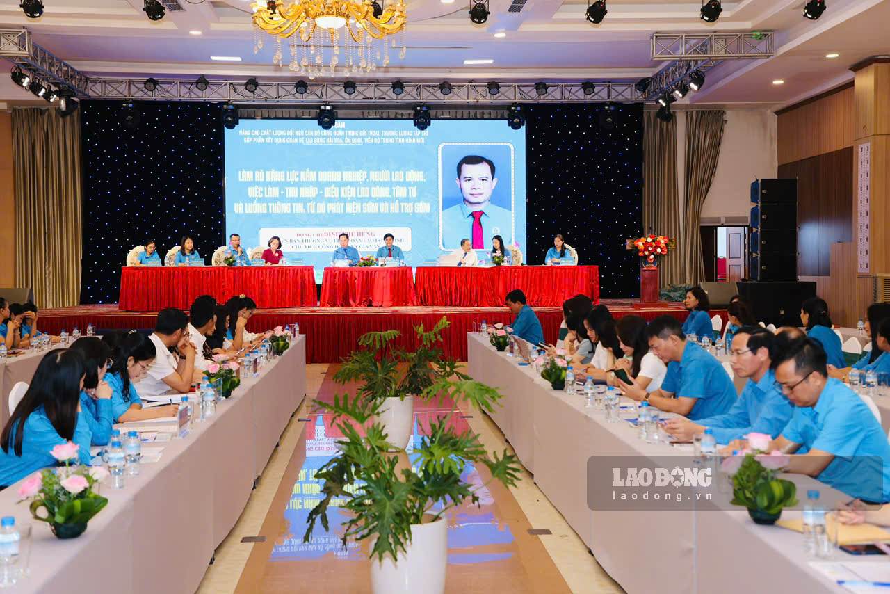 Delegates attending the seminar "Improving the quality of trade union officials in dialogue and collective bargaining, contributing to building harmonious, stable, and progressive labor relations in the new situation". Photo: Nguyen Truong