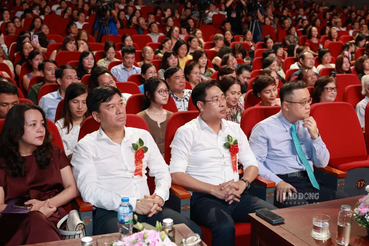 Delegates attending the Vu Lan filial piety art program "Gratitude for Birth 2026". Photo: Hai Nguyen