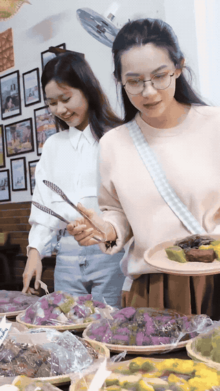 Độc lạ buffet bánh dân gian Nam bộ cân ký tính tiền