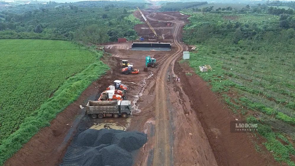 Construction of Quy Nhon - Pleiku expressway project component 3. Photo: Thanh Tuan