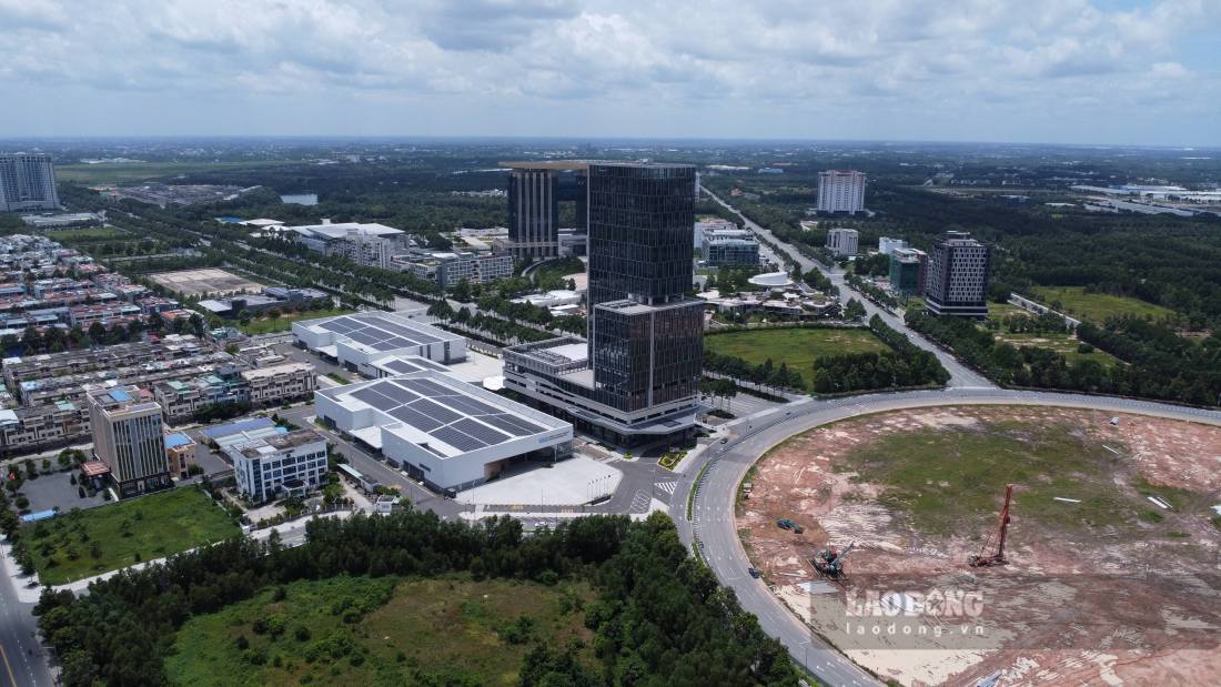 Tuyến đường sắt số 1 sẽ kết nối trung tâm TPHCM với cùng đô thi - công nghiệp rộng lớn. Ảnh: Đình Trọng