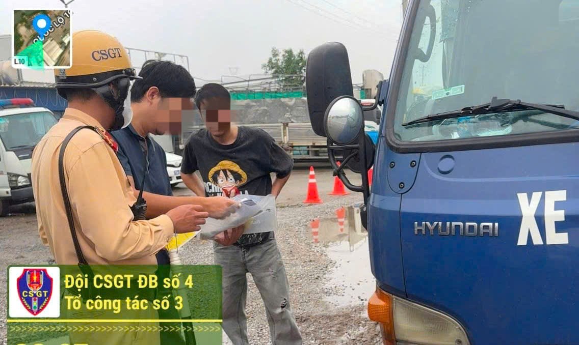 Phòng Cảnh sát giao thông tuần tra, kiểm soát, xử lý hành vi vi phạm trật tự an toàn giao thông. Ảnh: Công an TP Hải Phòng