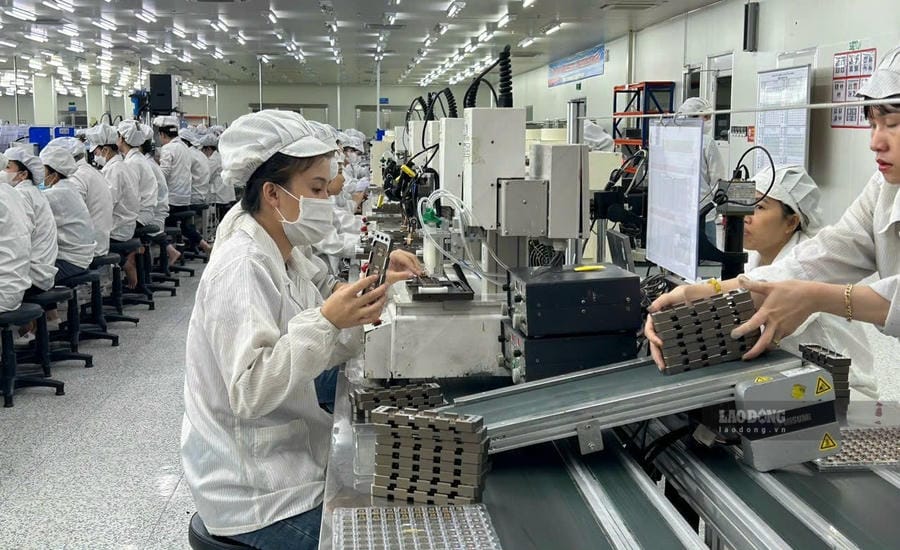 Electronic component manufacturers at FDI enterprises in Nghe An. Photo: Duy Chuong