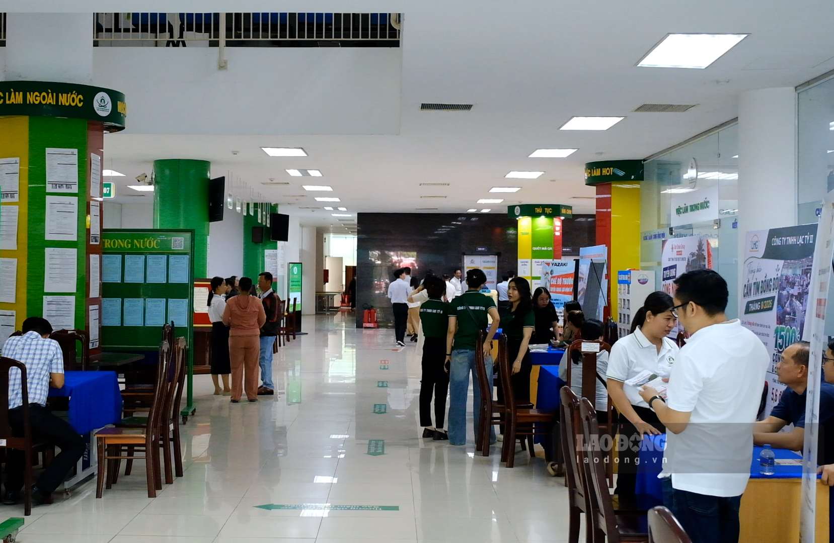 Nhiều doanh nghiệp đẩy mạnh tuyển dụng do đơn hàng cuối năm tăng cao. Ảnh: Mỹ Ly
