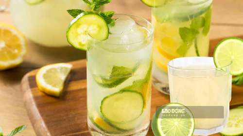 Liver detoxification with natural drinks. Photo: Huong Son