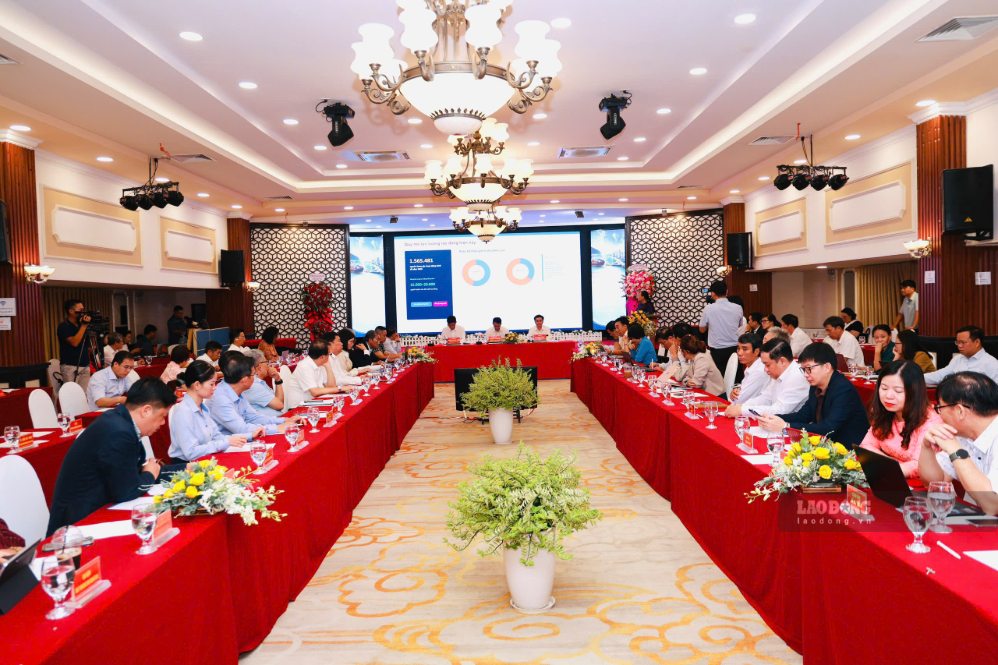 Workshop "Building human resources - Key to bringing Khanh Hoa to sustainable development".