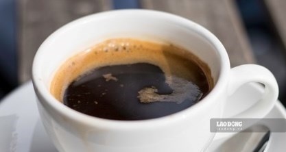 Does regular coffee use increase reflux disease? Photo: Thu Thuy