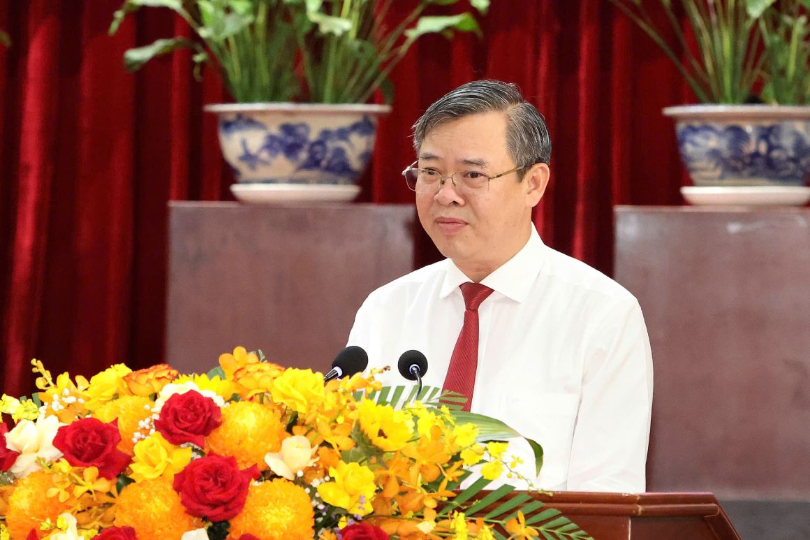 Ông Trương Cảnh Tuyên – Chủ tịch UBND TP Cần Thơ phát biểu ôn lại truyền thống tại buổi họp mặt. Ảnh: Trung Phạm