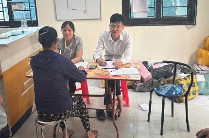 Bảo hiểm xã hội Phú Thọ khuyến khích người dân chuyển nhận lương hưu qua tài khoản. Ảnh: BHXH Phú Thọ