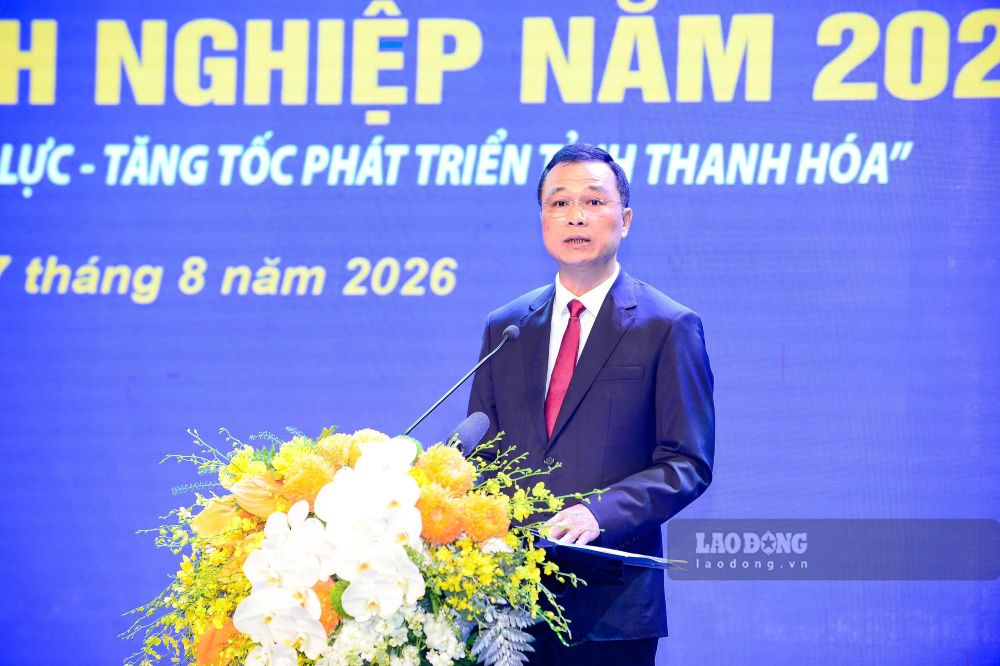 Chủ tịch UBND tỉnh Thanh Hóa Tô Anh Dũng phát biểu tại hội nghị. Ảnh: Minh Hoàng