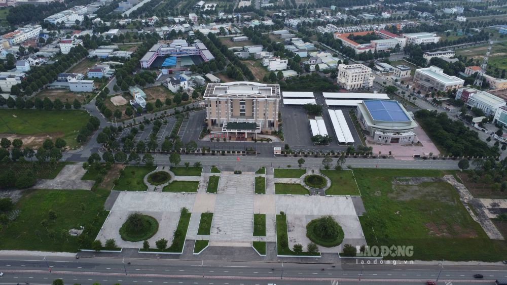 Khu trung tâm hành chính xã Bàu Bàng được xây dựng bài bản. Ảnh: Đình Trọng