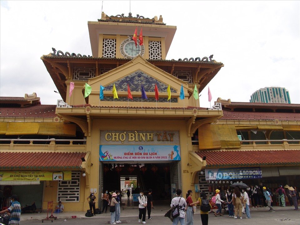 Marché de Binh Tay dans le quartier de Binh Tay (Hô Chi Minh-Ville). Photo: Minh Quan