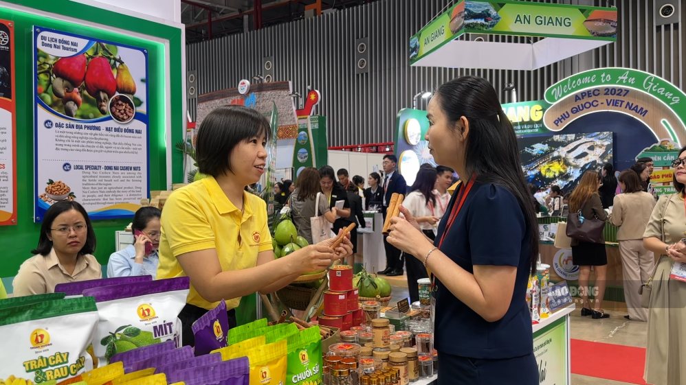 Regional specialties and cultural experience activities create attraction for tourists. Photo: Ly Linh