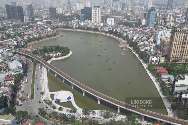 Hanoi pilots one-way cars around Dong Da Lake from August 29 to November 29, 2026, in the direction of Hoang Cau - Mai Anh Tuan - Dang Tien Dong. Photo: Huu Vu