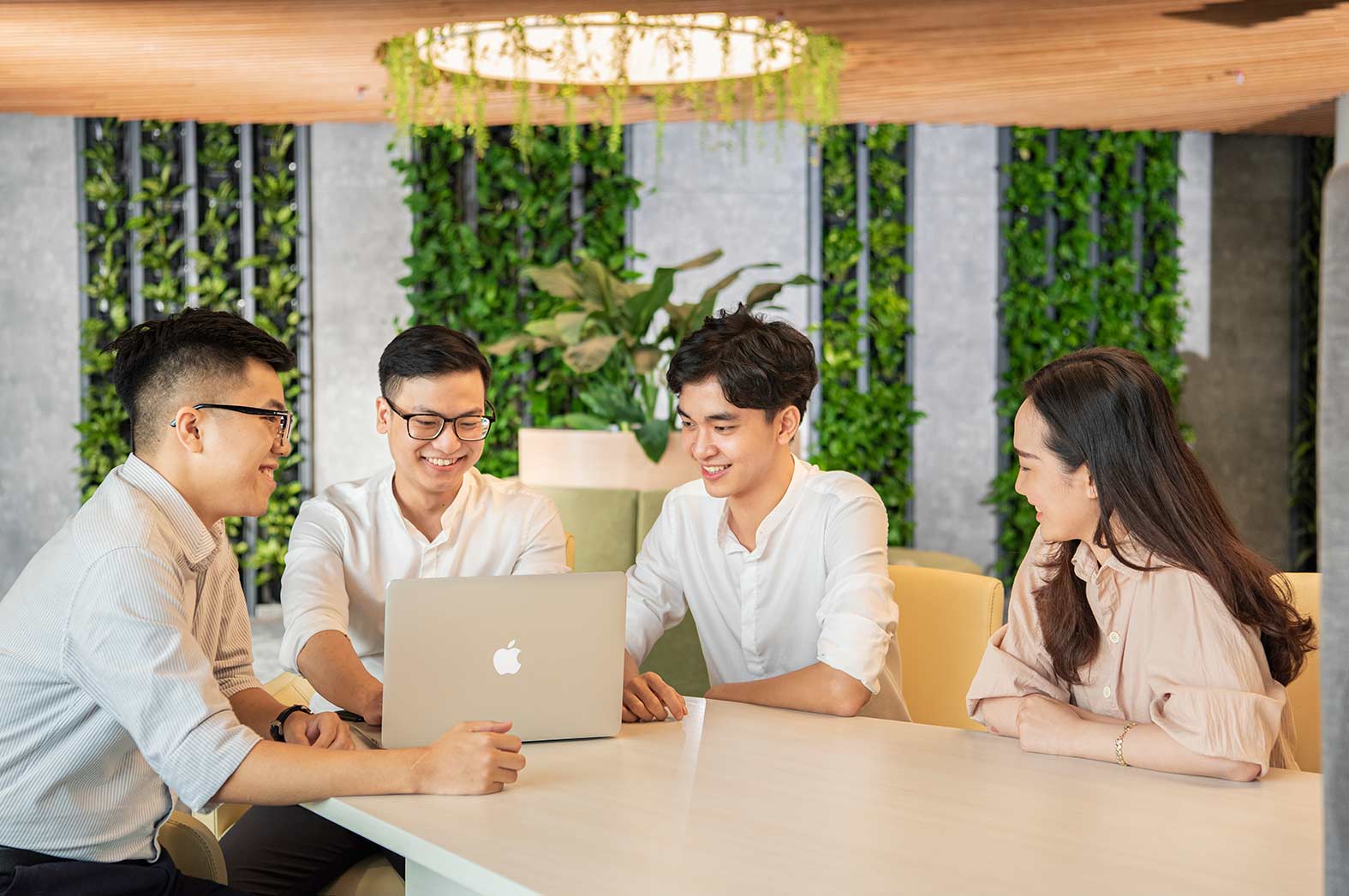 Năm học tới, hai bên dự kiến tuyển 200 sinh viên thuộc 5 ngành: trí tuệ nhân tạo, khoa học dữ liệu, an toàn thông tin, thiết kế vi mạch và kỹ thuật điện tử - viễn thông. Ảnh: Viettel