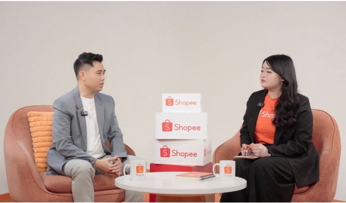 Buổi chia sẻ chuyên sâu với diễn giả Lê Huy Quân cung cấp thêm góc nhìn để các nhà bán khác tham khảo và áp dụng cho gian hàng của mình. Ảnh: Vân Hoa