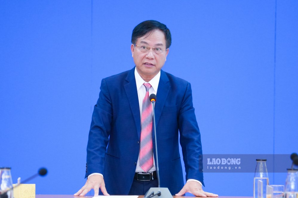 Ông Vũ Anh Đức phát biểu nhận nhiệm vụ. Ảnh: Hữu Chánh