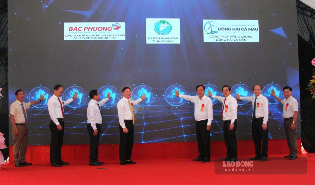Launching ceremony of 3 wind power projects worth more than 6,300 billion VND in Ca Mau on August 28. Photo: Nhat Ho.