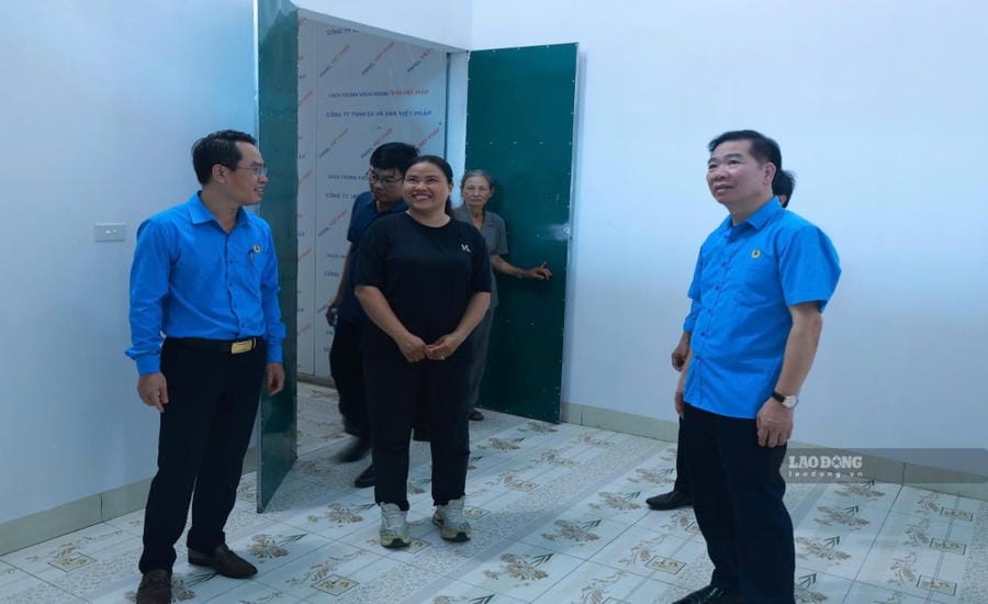 Joy in Ms. Cao Thi Hai Yen's Trade Union Shelter house. Photo: Kieu Vu