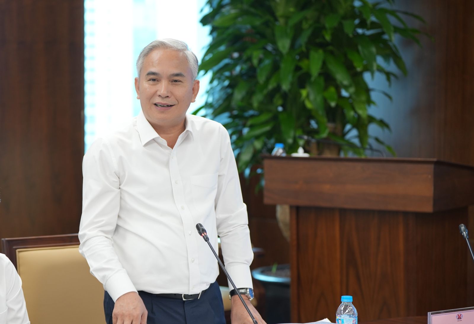 Tổng Giám đốc Tập đoàn TKV Vũ Anh Tuấn yêu cầu rà soát, làm rõ phương án công nghệ, tổng mức đầu tư, tiến độ và hiệu quả dự án. Ảnh: Vinacomin