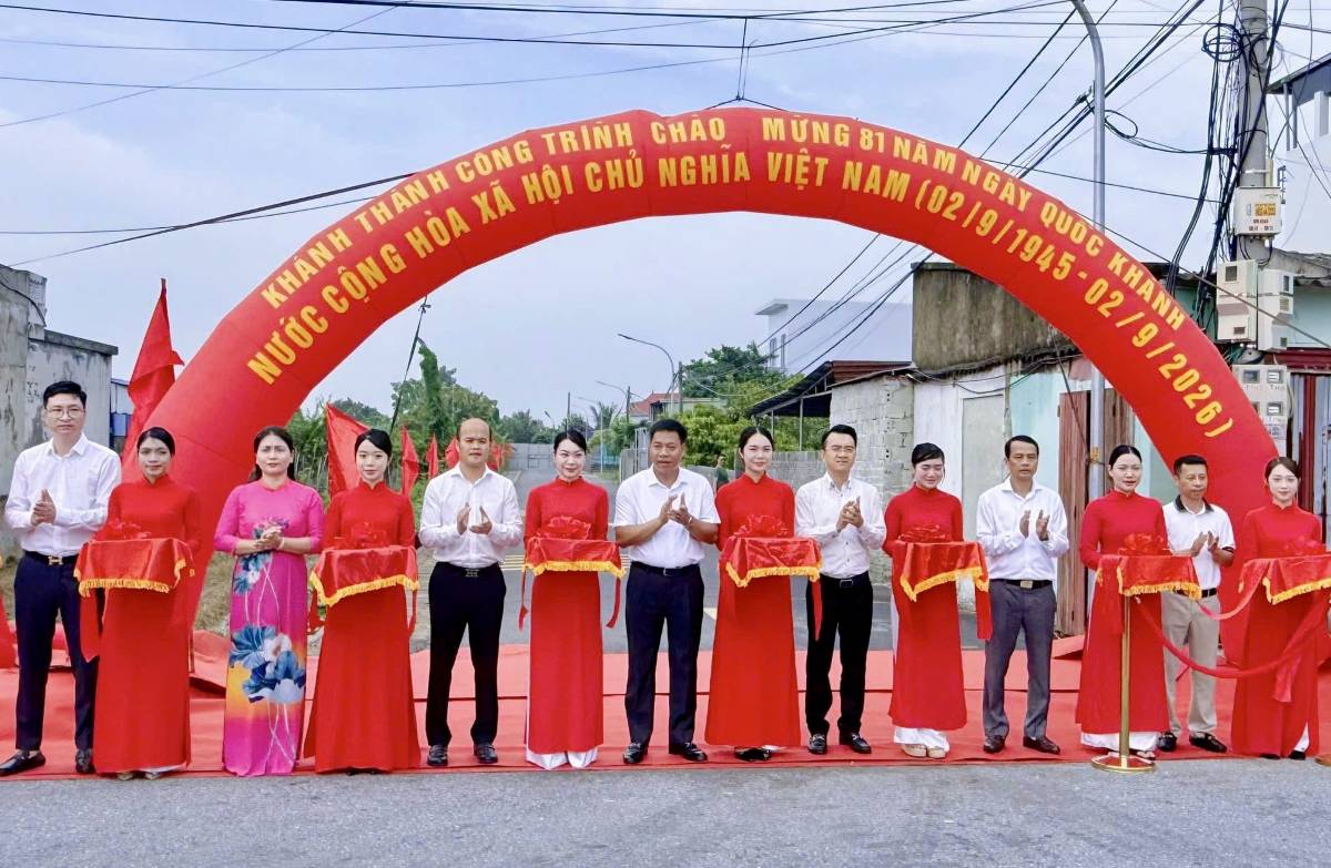 Le quartier d'An Phong inaugure le projet de rénovation et d'amélioration de la route de la zone d'Ao Qua, groupe résidentiel de Ha Nhuan 4. Photo: Portail d'information électronique de Hai Phong