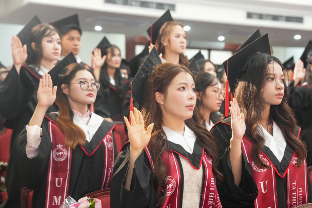 Closing ceremony and university graduation award ceremony in 2026 of the University of Medicine and Pharmacy, Vietnam National University, Hanoi. Photo: University of Medicine and Pharmacy provided