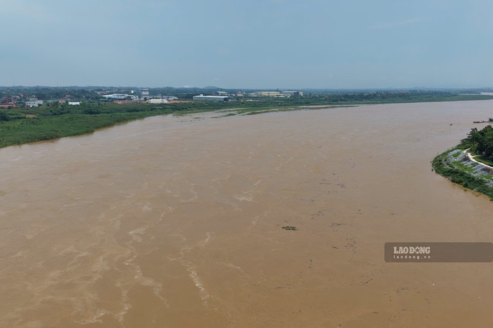 The water level of the Thao River (the main stream of the Red River) is and will continue to decrease. Photo: To Cong