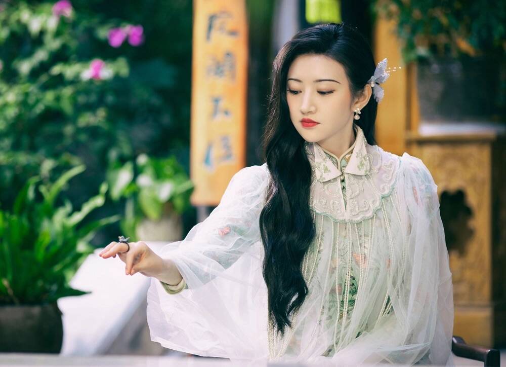 Cảnh Điềm nổi tiếng với bộ phim “Tư Đằng“. Ảnh: Xinhua