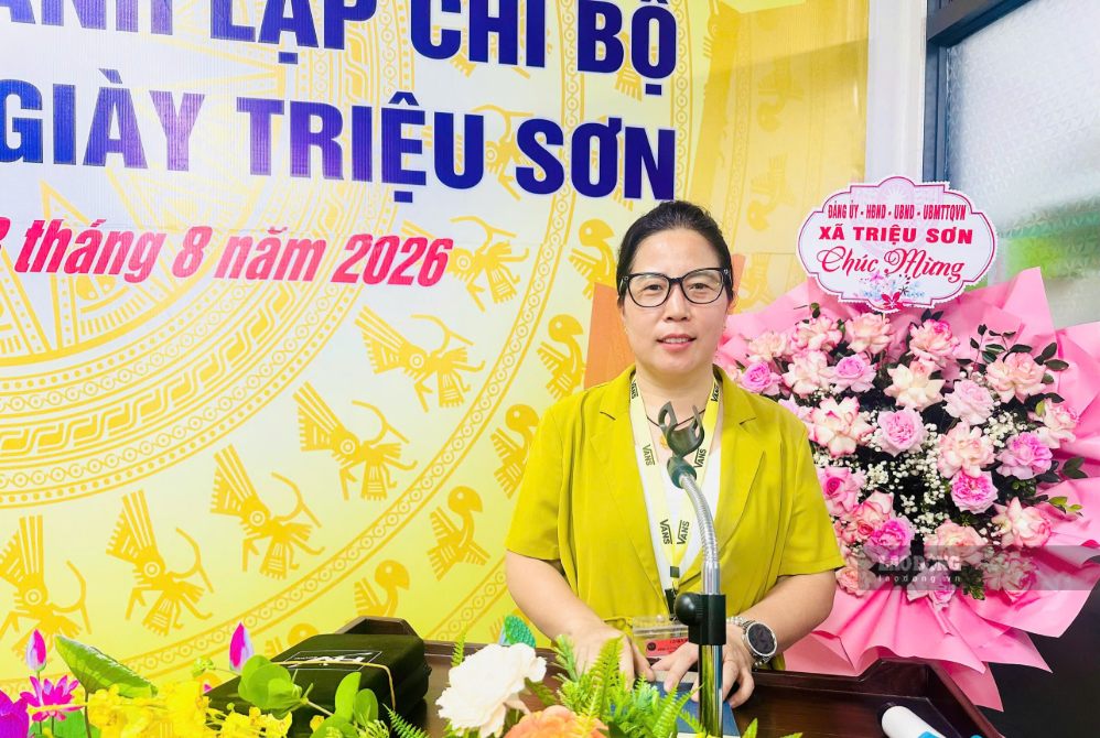 Bà Cao Phương - Hiệp lý điều hành Cty TNHH Giày Triệu Sơn rất ủng hộ việc thành lập chi bộ. Ảnh: Xuân Hùng
