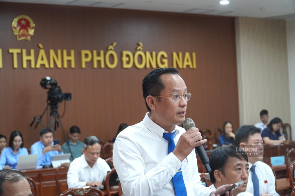 Đại biểu Nguyễn Minh Bình, Bí thư Đảng ủy phường Biên Hòa. Ảnh: HAC
